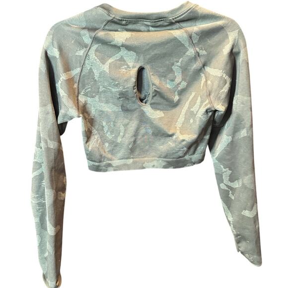 Gymshark Women’s Camo Ruched Long Sleeve Crop Top w/ Thumbholes Size Large - Picture 3 of 10